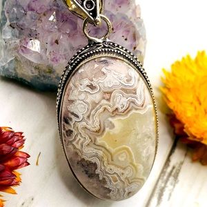 Crazy Lace Amulet
